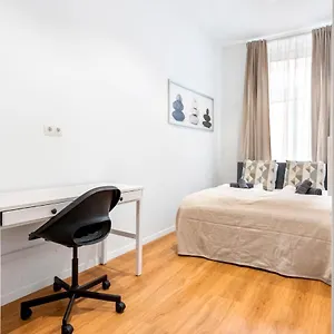 Nice Central City Room Hostel